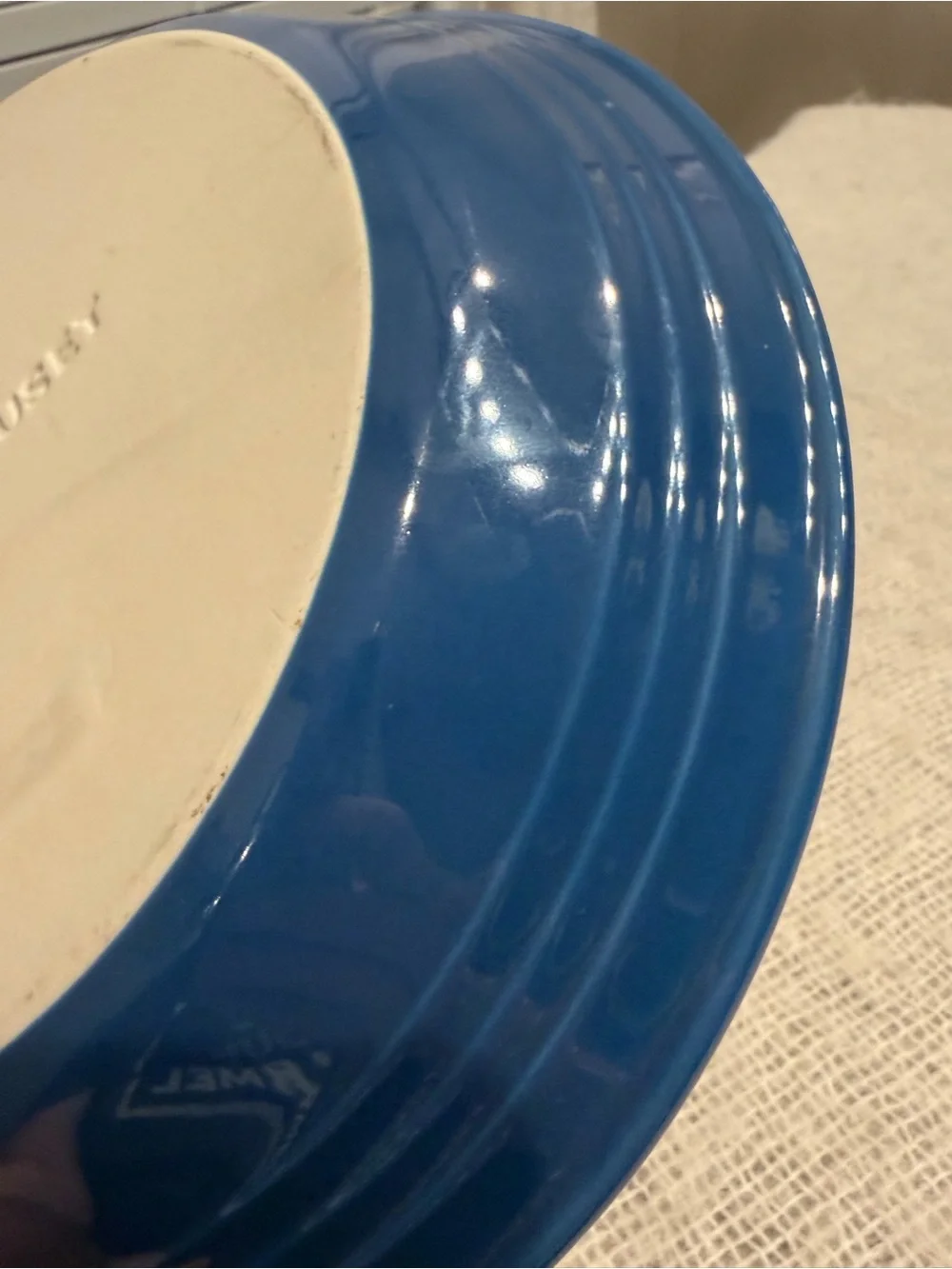 Le Crueset 9”  NEW  blue pie dish